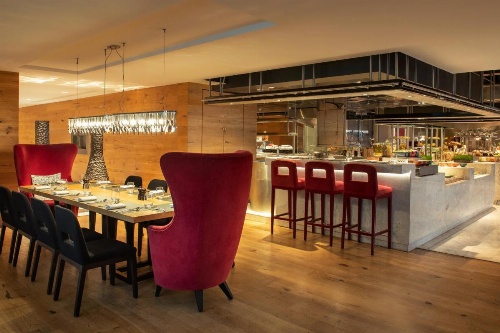 Sheraton Grand Hotel, Dubai image 19